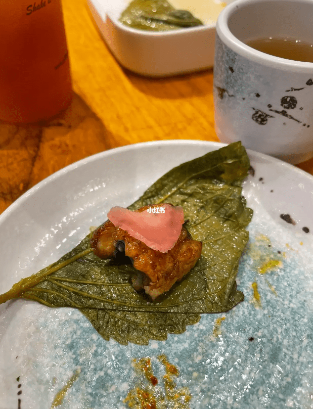 亦有紫蘇葉及粉姜片搭配，風味十足。